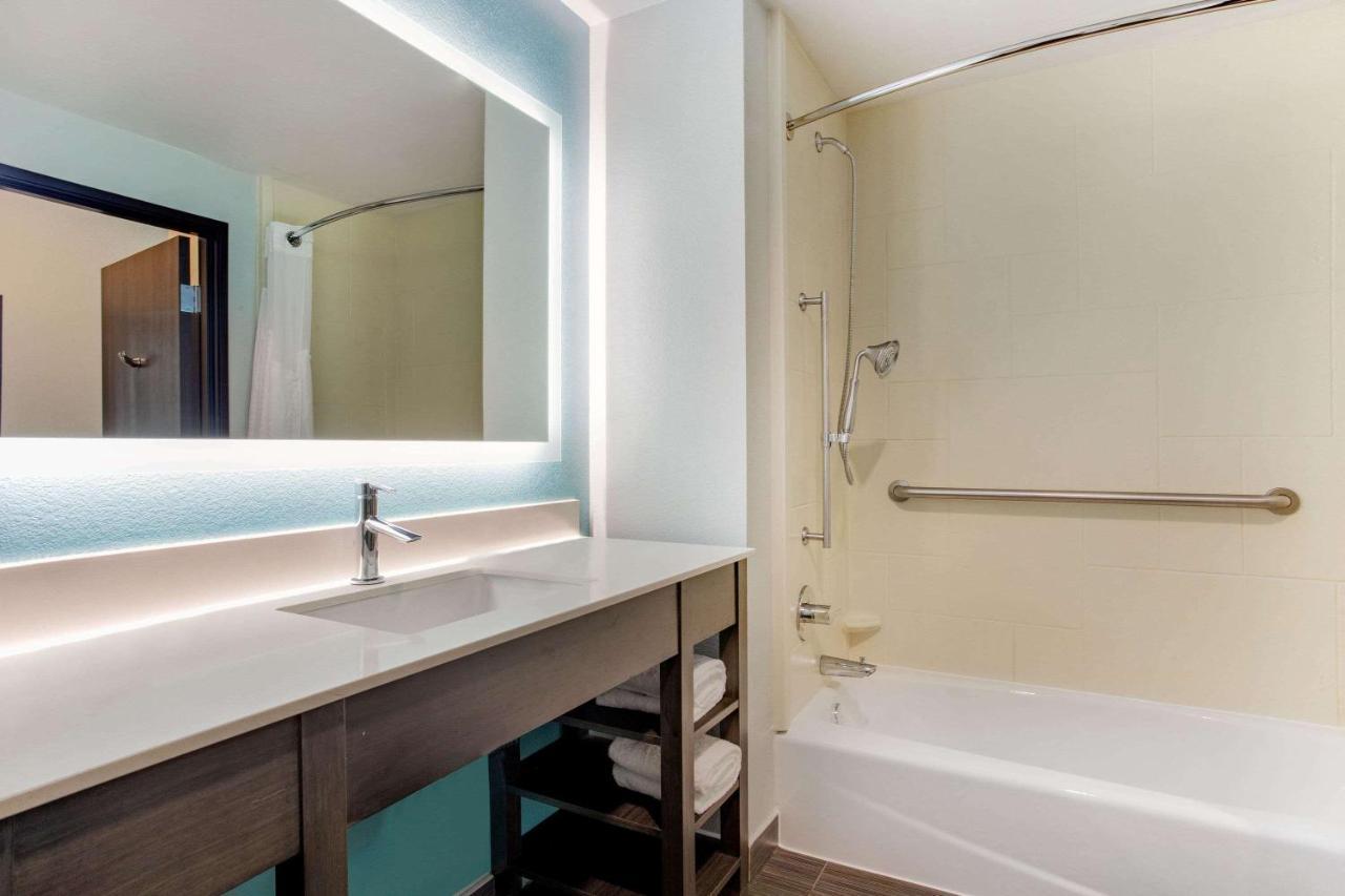 La Quinta Inn & Suites By Wyndham Northlake Ft. Worth Elizabethtown Dış mekan fotoğraf