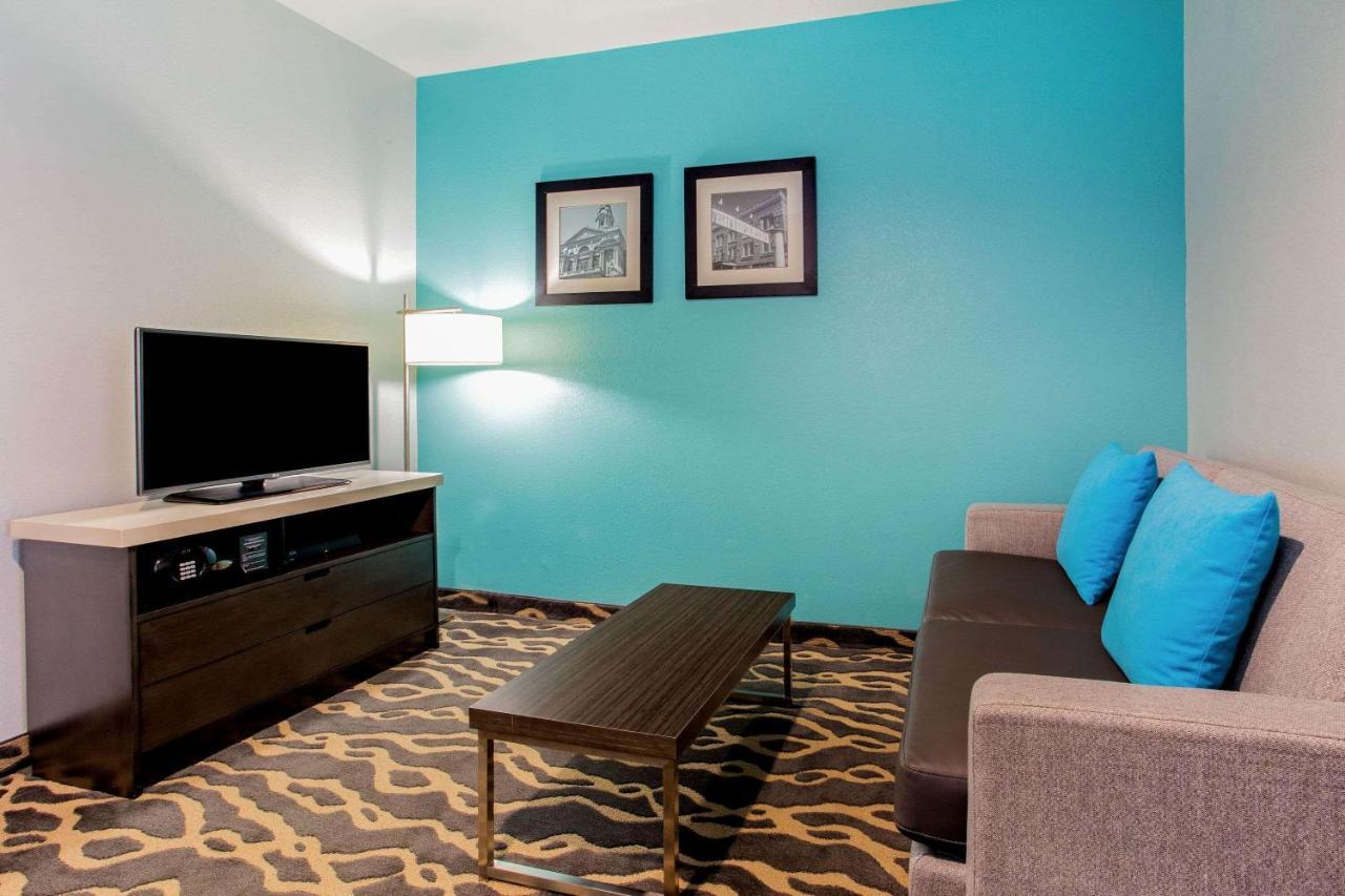 La Quinta Inn & Suites By Wyndham Northlake Ft. Worth Elizabethtown Dış mekan fotoğraf